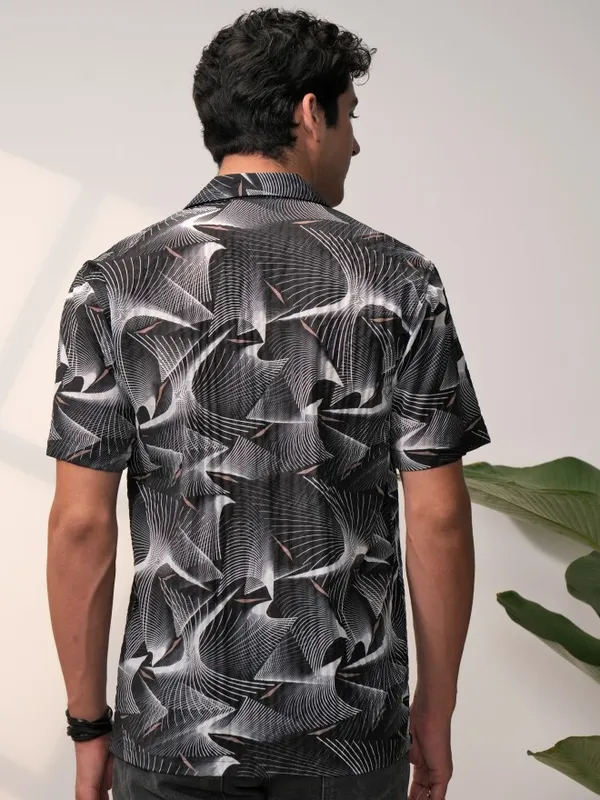  Locomotive Men Black Printed Relaxed Fit Casual Shirts