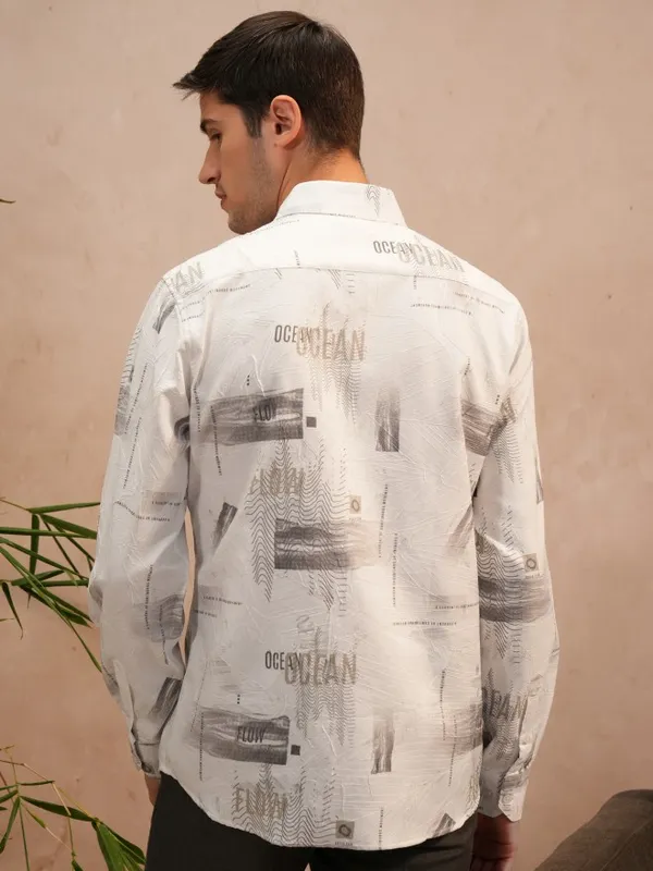  Locomotive Men White Self Design Slim Fit Casual Shirts