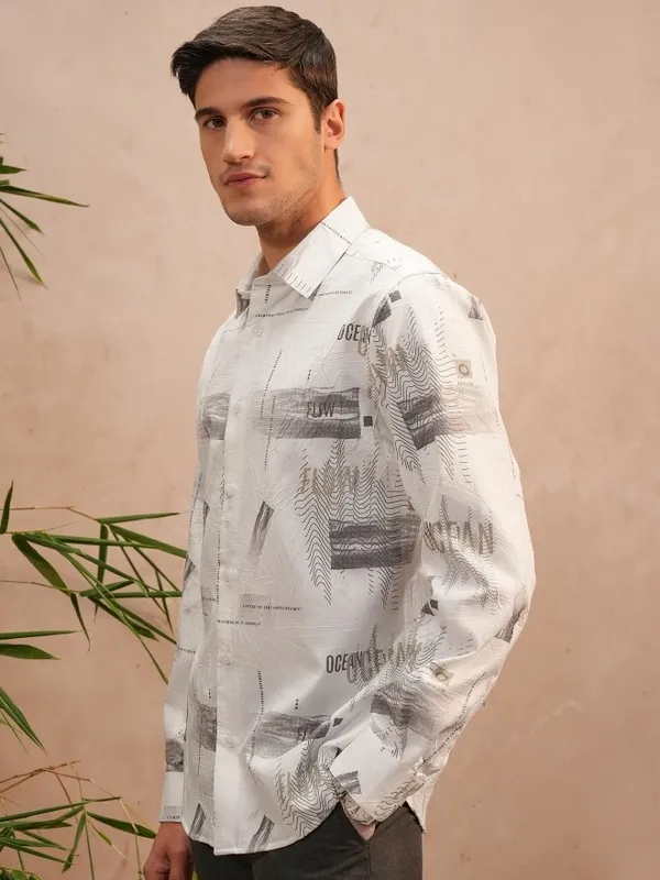  Locomotive Men White Self Design Slim Fit Casual Shirts