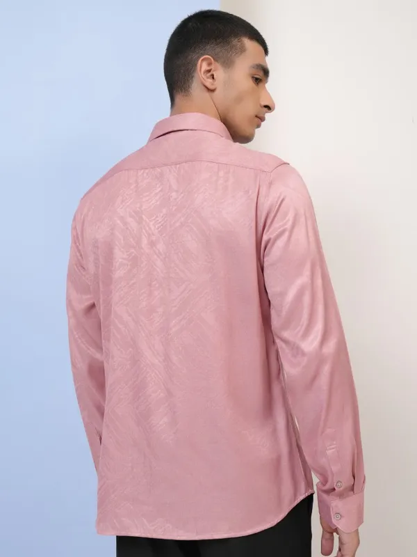 Highlander Men Pink Textured Slim Fit Casual Shirt