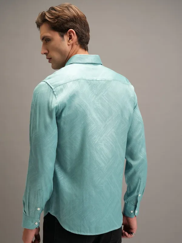 Men Slim Fit Casual Shirt