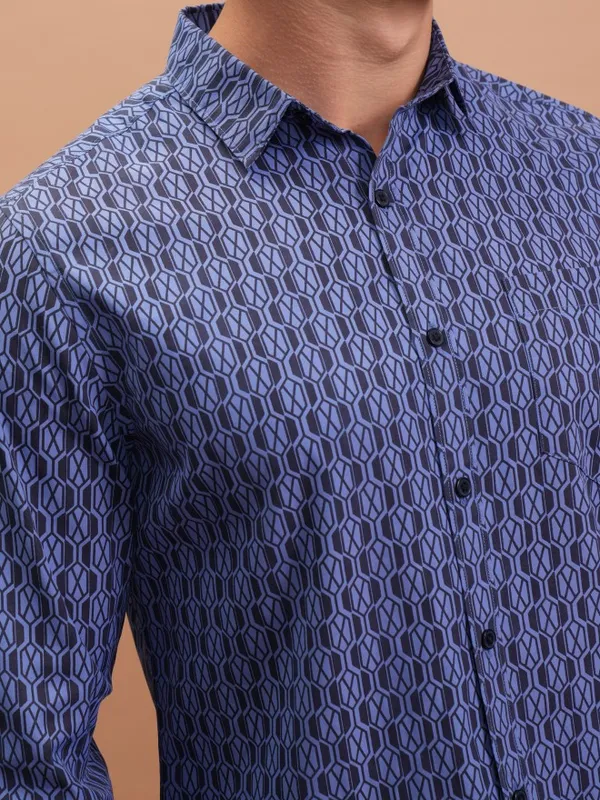  Highlander Men Blue Printed Slim Fit Casual Shirts