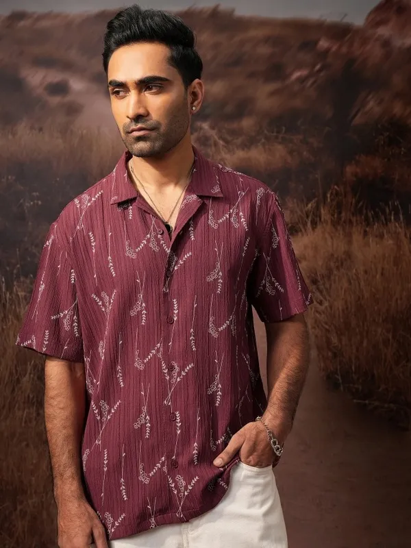 Locomotive Men Burgundy Printed Relaxed Fit Casual Shirts