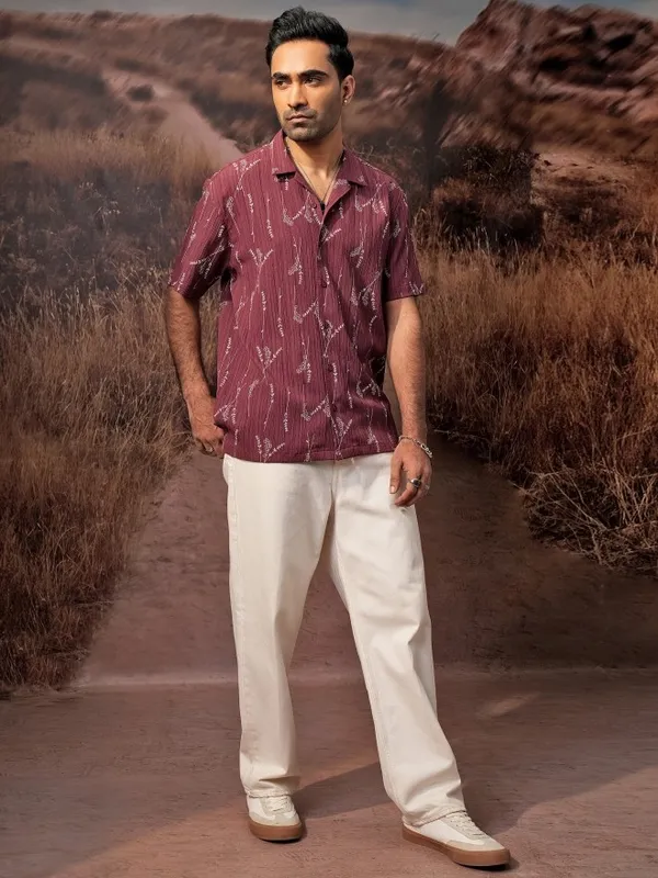  Locomotive Men Burgundy Printed Relaxed Fit Casual Shirts