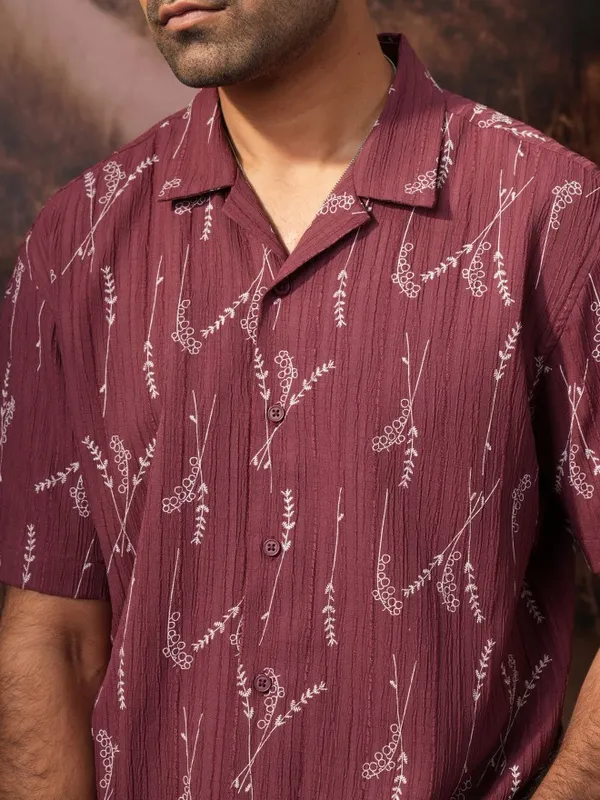  Locomotive Men Burgundy Printed Relaxed Fit Casual Shirts