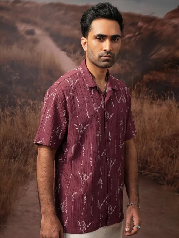  Locomotive Men Burgundy Printed Relaxed Fit Casual Shirts
