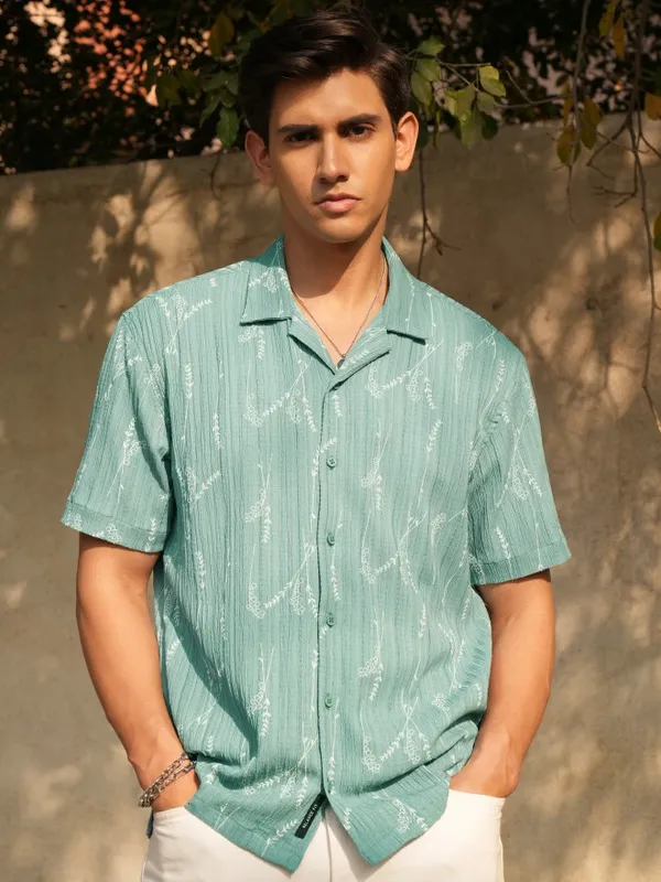  Locomotive Men Green Printed Relaxed Fit Casual Shirts