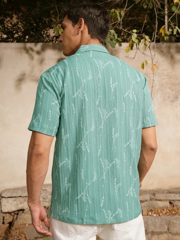  Locomotive Men Green Printed Relaxed Fit Casual Shirts