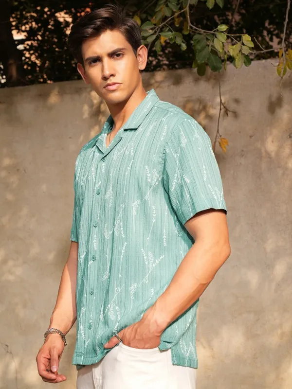  Locomotive Men Green Printed Relaxed Fit Casual Shirts