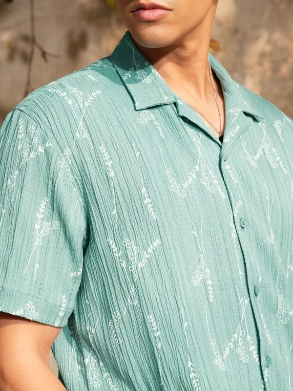  Locomotive Men Green Printed Relaxed Fit Casual Shirts