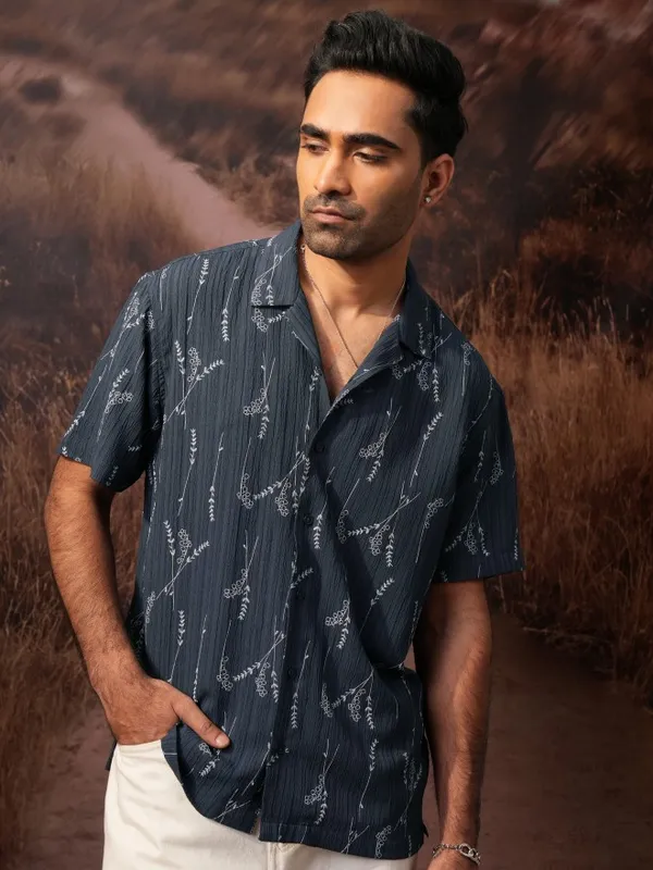  Locomotive Men Navy Blue Printed Relaxed Fit Casual Shirts