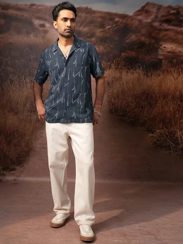  Locomotive Men Navy Blue Printed Relaxed Fit Casual Shirts