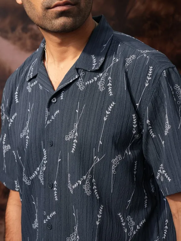  Locomotive Men Navy Blue Printed Relaxed Fit Casual Shirts