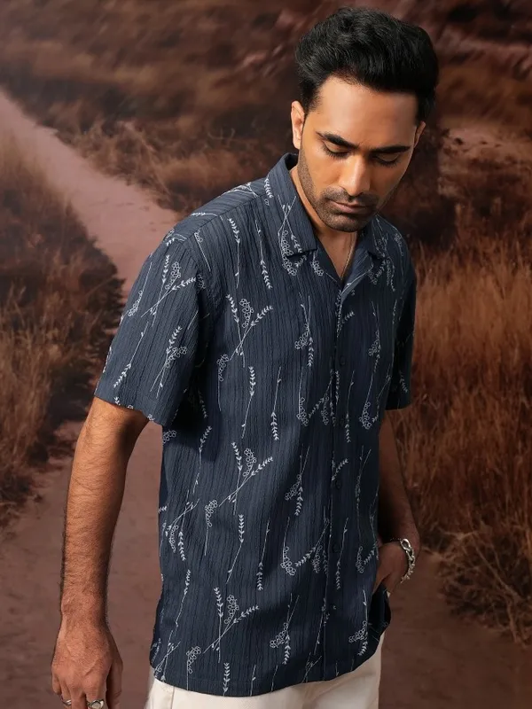  Locomotive Men Navy Blue Printed Relaxed Fit Casual Shirts