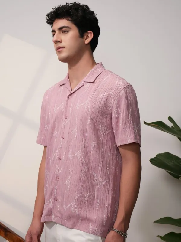  Locomotive Men Pink Printed Relaxed Fit Casual Shirts