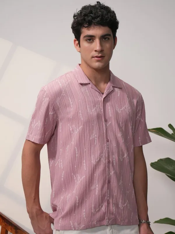  Locomotive Men Pink Printed Relaxed Fit Casual Shirts