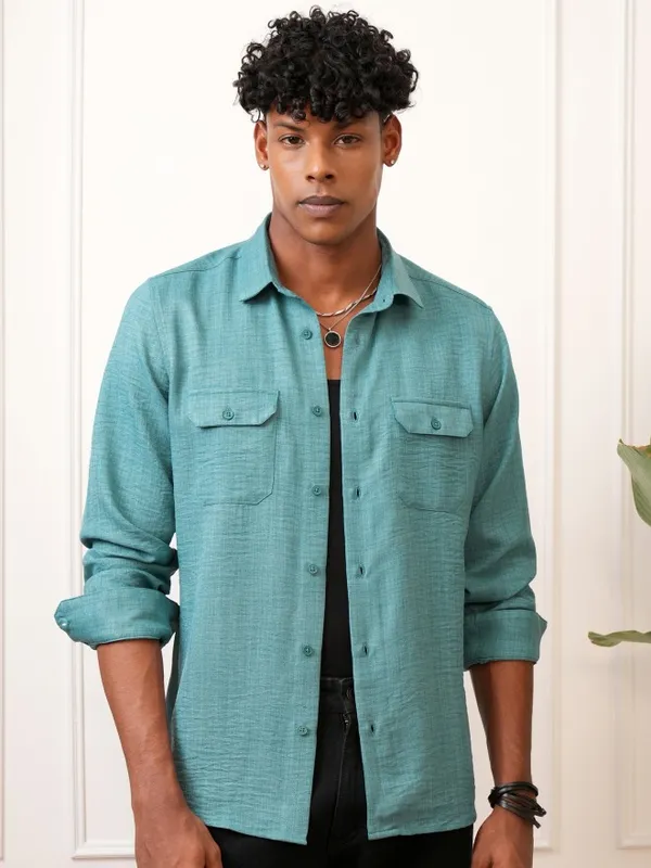  Locomotive Men Teal Solid Slim Fit Casual Shirts
