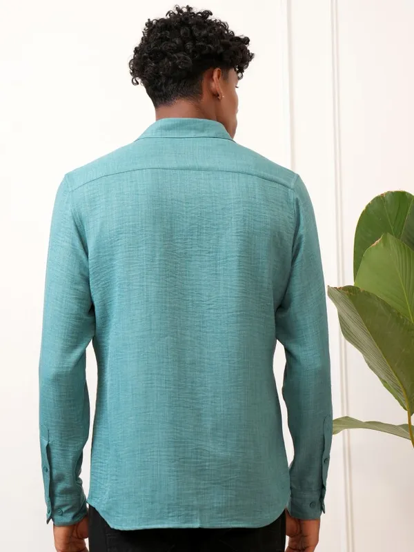  Locomotive Men Teal Solid Slim Fit Casual Shirts