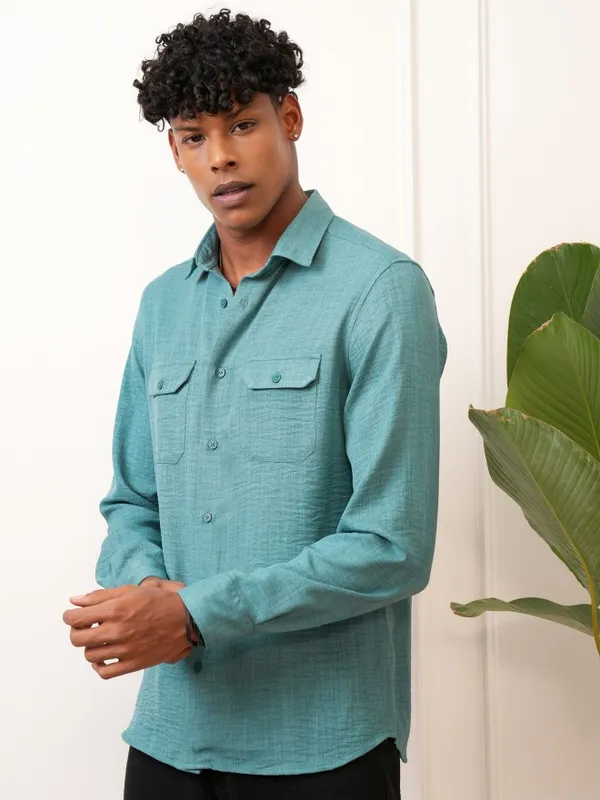  Locomotive Men Teal Solid Slim Fit Casual Shirts