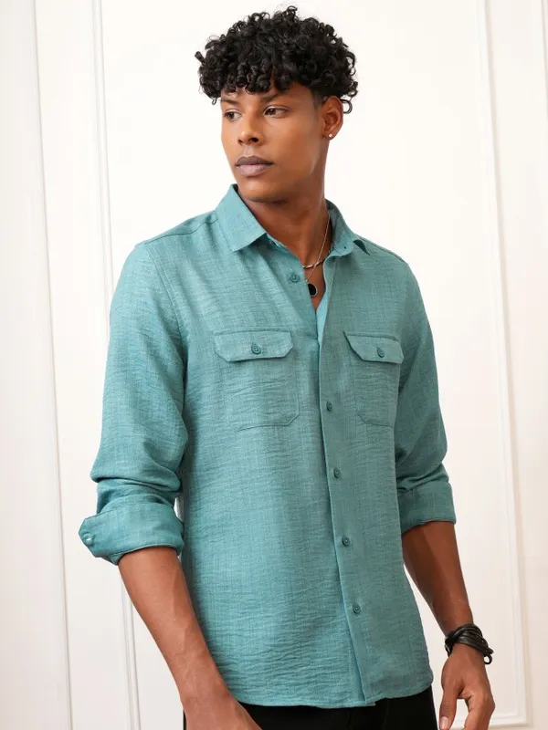  Locomotive Men Teal Solid Slim Fit Casual Shirts