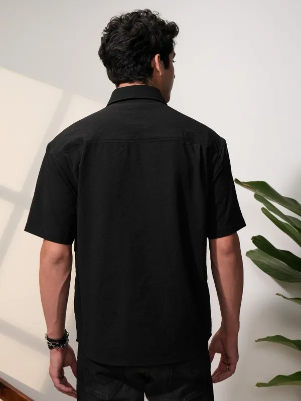  Locomotive Men Black Self Design Oversized Fit Casual Shirts