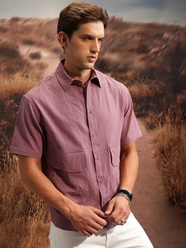  Locomotive Men Pink Solid Oversized Fit Casual Shirts
