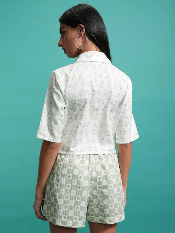 Tokyo Talkies Women Green Shirt With Shorts Co-Ords