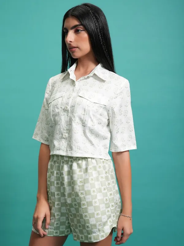 Tokyo Talkies Women Green Shirt With Shorts Co-Ords