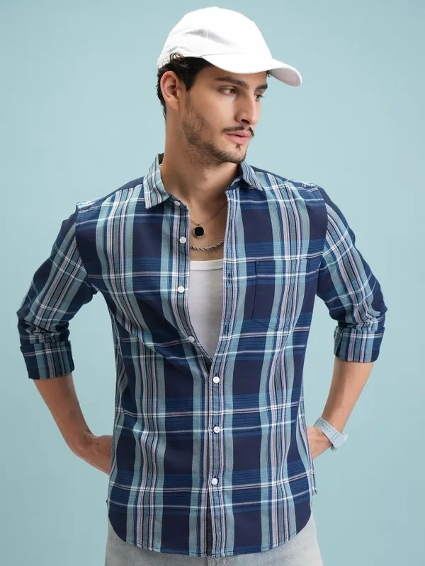  Highlander Men Navy Blue Checked Slim Fit Casual Shirts