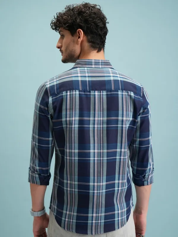  Highlander Men Navy Blue Checked Slim Fit Casual Shirts
