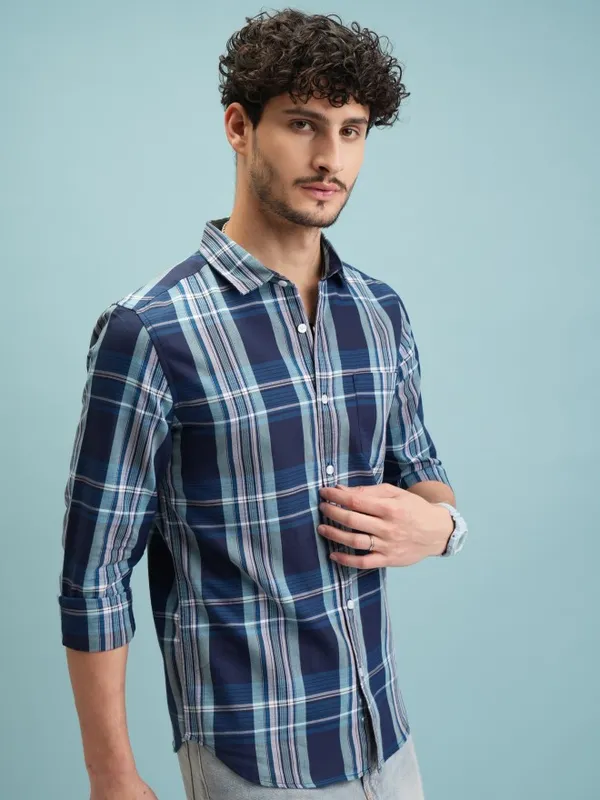  Highlander Men Navy Blue Checked Slim Fit Casual Shirts