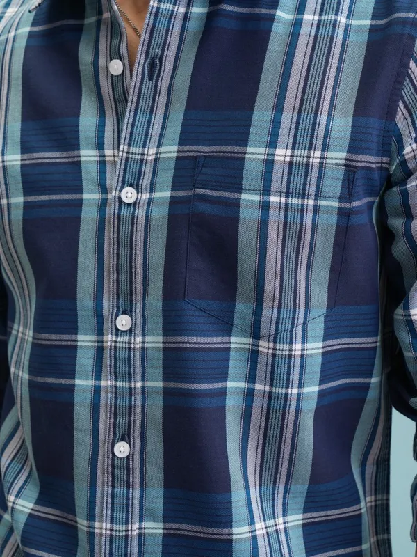  Highlander Men Navy Blue Checked Slim Fit Casual Shirts