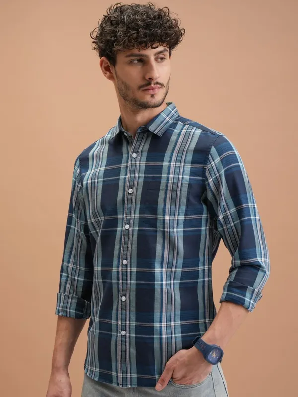  Highlander Men Navy Blue Checked Slim Fit Casual Shirts