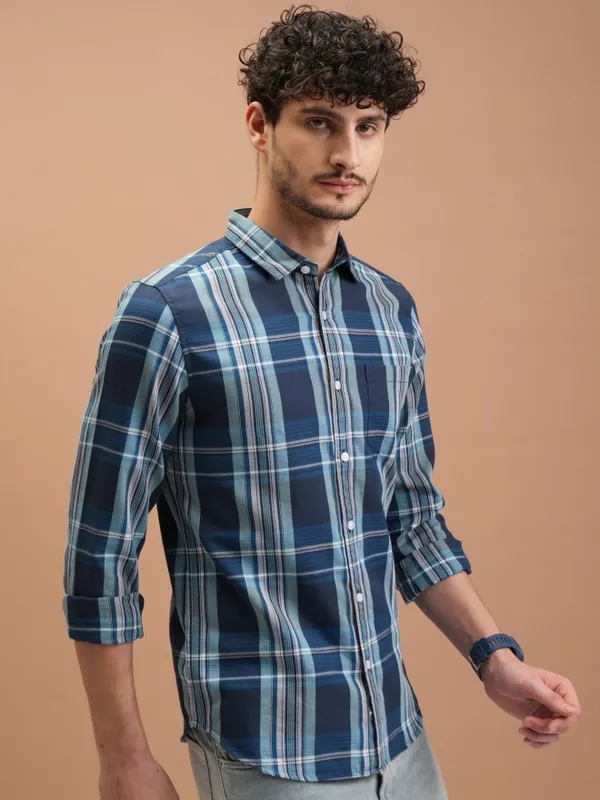  Highlander Men Navy Blue Checked Slim Fit Casual Shirts