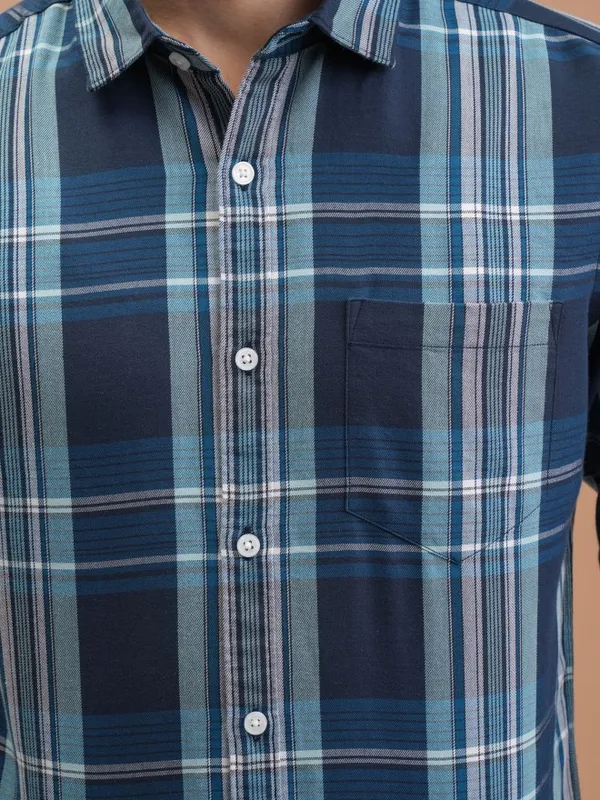  Highlander Men Navy Blue Checked Slim Fit Casual Shirts