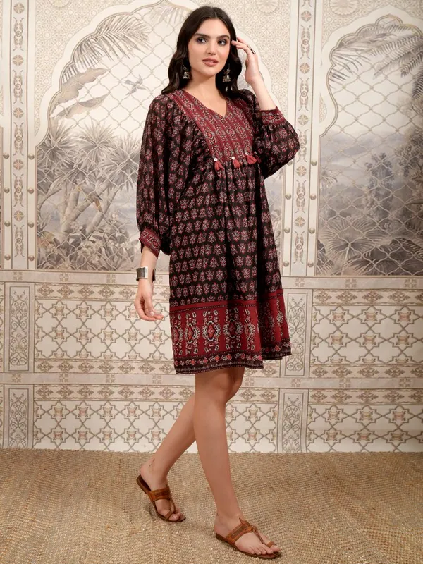  Vishudh Women Black Printed Fit and Flare Dresses