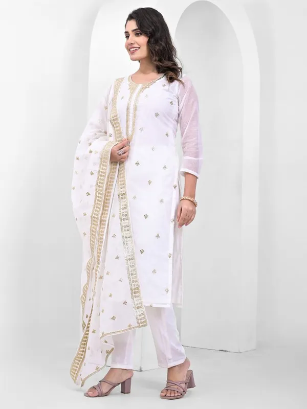  Vishudh  Women White Embroidered Kurta Sets