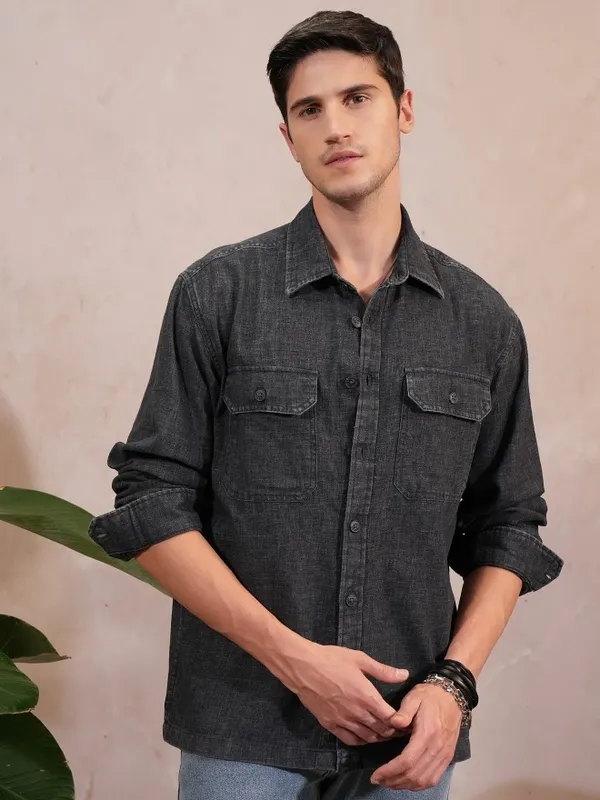  Locomotive Men Grey Solid Oversized Fit Casual Shirts