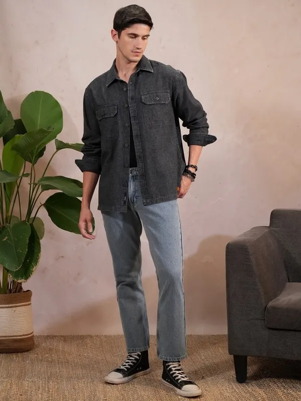  Locomotive Men Grey Solid Oversized Fit Casual Shirts