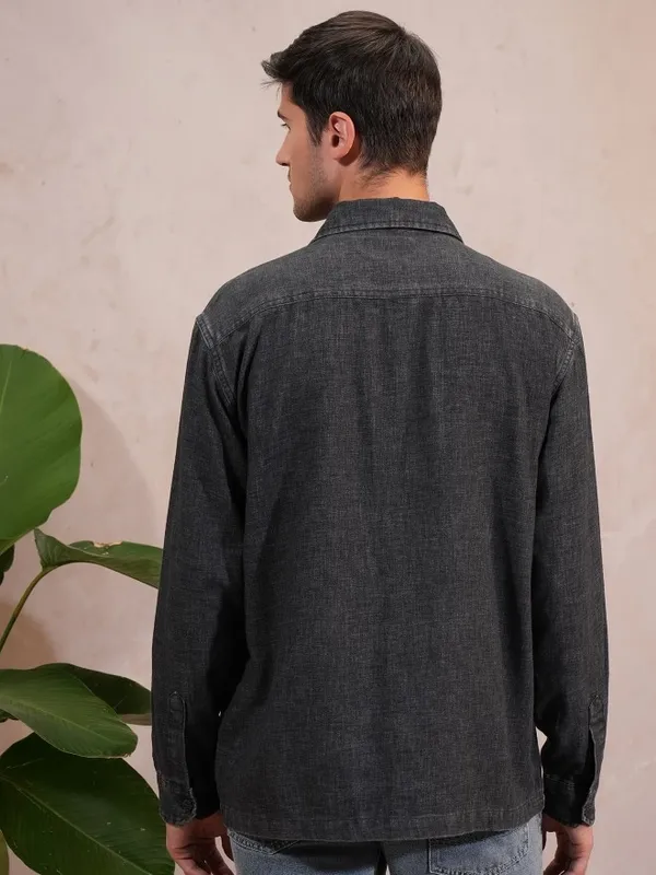  Locomotive Men Grey Solid Oversized Fit Casual Shirts