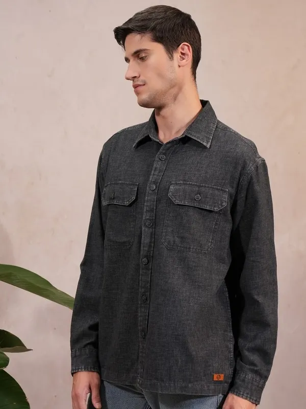  Locomotive Men Grey Solid Oversized Fit Casual Shirts