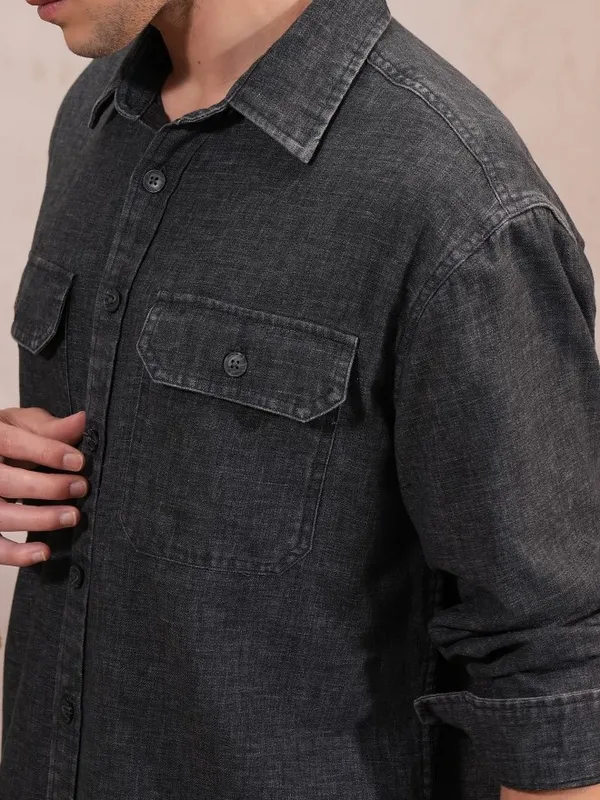  Locomotive Men Grey Solid Oversized Fit Casual Shirts