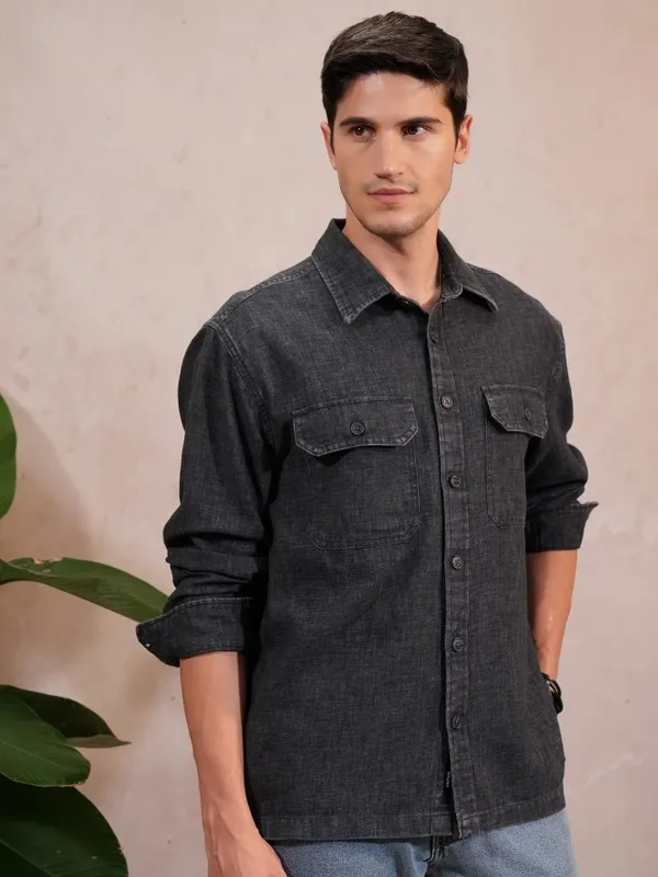  Locomotive Men Grey Solid Oversized Fit Casual Shirts