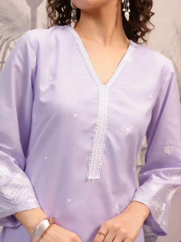  Vishudh Women Lavender Embroidered Straight Kurtas