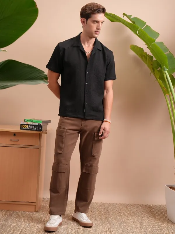  Locomotive Men Black Solid Regular Fit Casual Shirts
