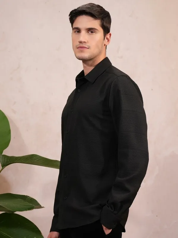 Locomotive Men Black Textured Slim Fit Casual Shirt