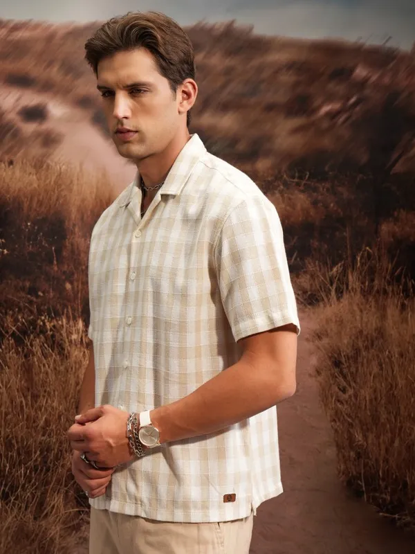  Locomotive Men Beige Checked Oversized Fit Casual Shirts