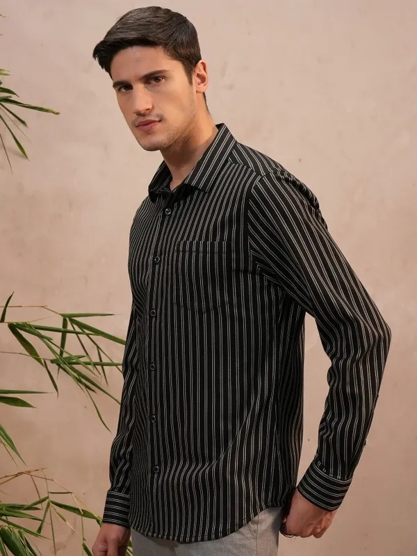  Locomotive Men Black Striped Slim Fit Casual Shirts