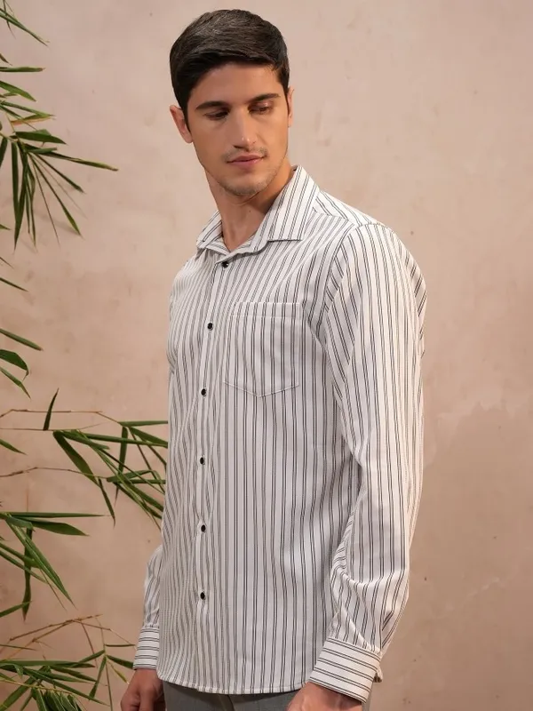  Locomotive Men White Striped Slim Fit Casual Shirts