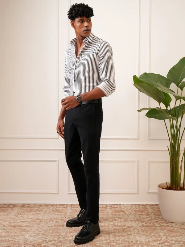  Locomotive Men White Striped Slim Fit Casual Shirts